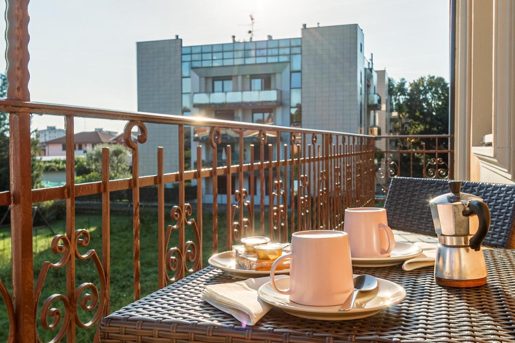 Al 33 Di Via Roma - Apartments 카르다노알캄포 외부 사진